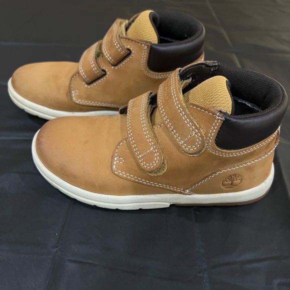 Timberland Kids H&L Boot in Wheat Nubuck color. Size 12 Little Kid Medium - Picture 1 of 4